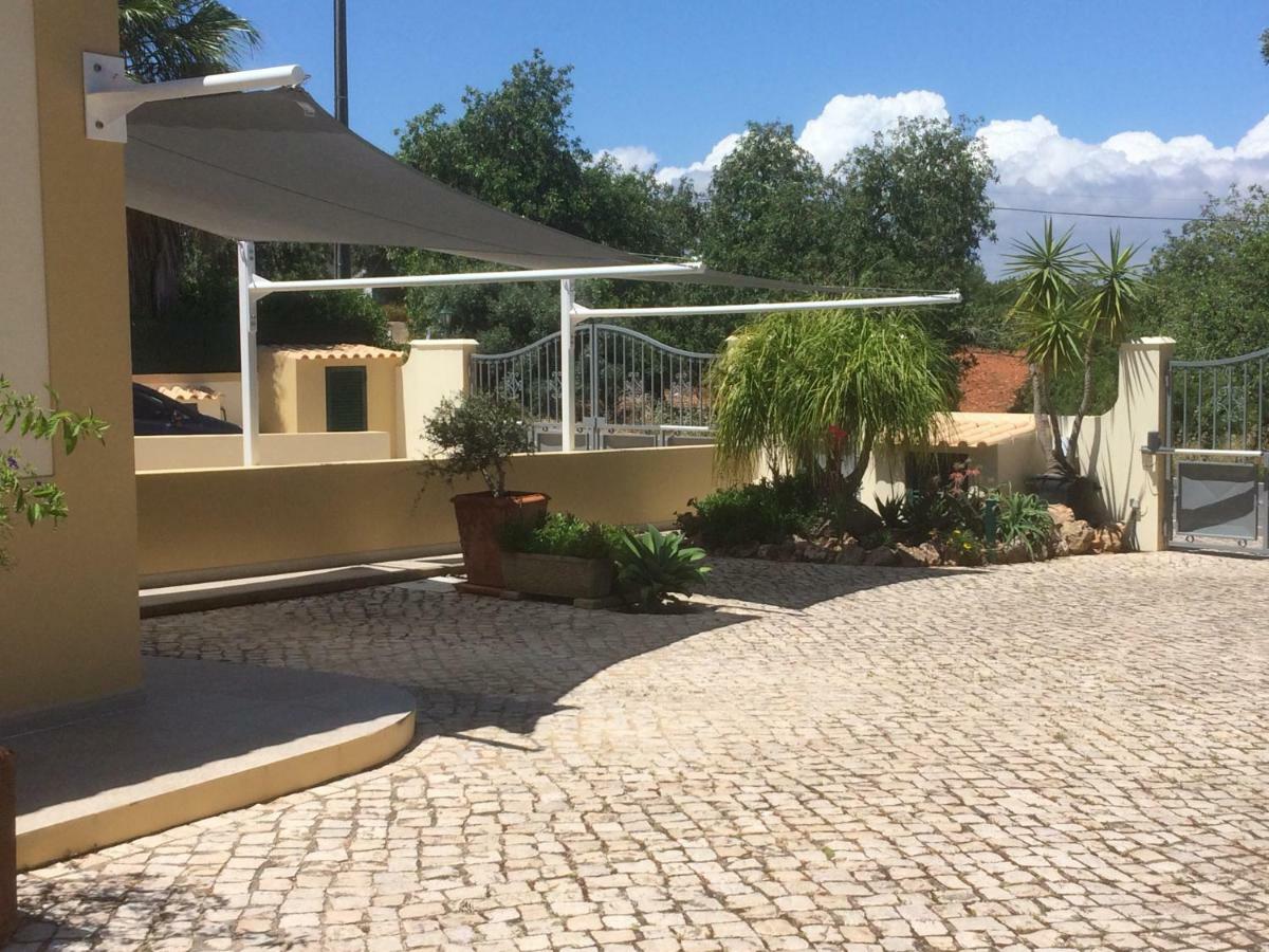 Villa Eber - Independent 1 & 2 Bedroom Apartments, Pool, Air Con, Fast Wi-Fi, Near Old Town Of Albufeira And Beaches Exterior foto