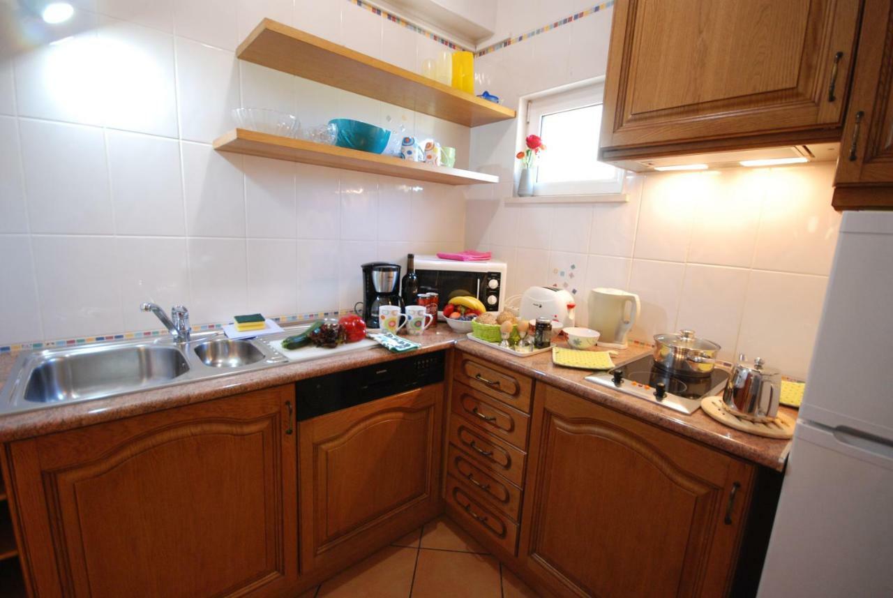 Villa Eber - Independent 1 & 2 Bedroom Apartments, Pool, Air Con, Fast Wi-Fi, Near Old Town Of Albufeira And Beaches Exterior foto
